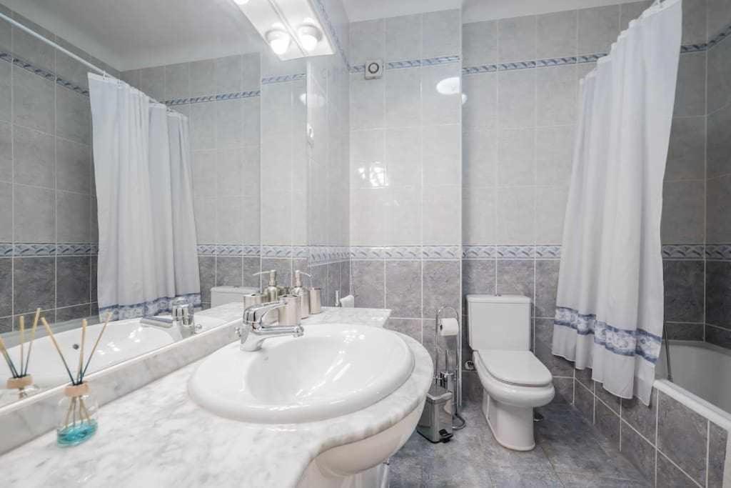 Apart Lisboa Confortavel 2 Quartos Com Terraco オディヴェーラス エクステリア 写真