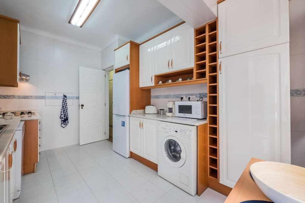 Apart Lisboa Confortavel 2 Quartos Com Terraco オディヴェーラス エクステリア 写真