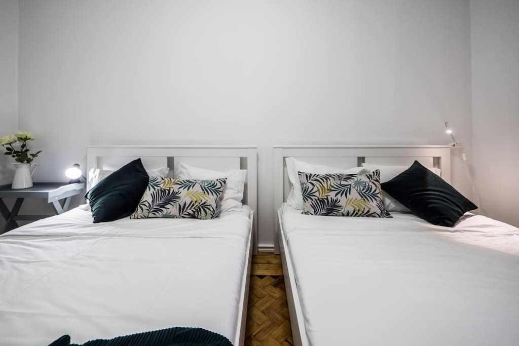 Apart Lisboa Confortavel 2 Quartos Com Terraco オディヴェーラス エクステリア 写真